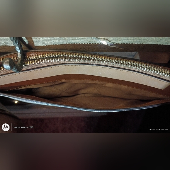 Michael Kors Lydia Hobo bag & clutch set & MK Dust Bag NWT ~ BONUS! - Picture 13 of 16